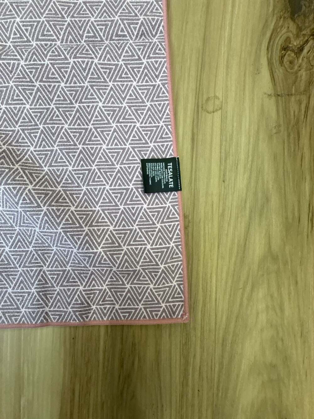 Tesalate Sand-Free Workout Fitness Towel in Geometric Triangle Print U13 - Picture 3 of 7